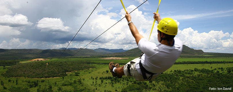 Pacote-de-Viagem-para-Góias-Chapada-dos-Veadeiros-Tiroleza-Voo-Do-Gavião-01.jpg