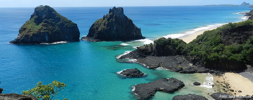 Pacote-de-Viagem-para-Pernambuco-Fernando-de-Noronha-Morro-Dois-Irmãos.jpg