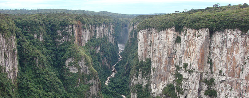 Pacote-de-Viagem-para-Rio-Grande-do-Sul-Aparados-da-Serra-Cânion-Itaimbezinho-01.jpg