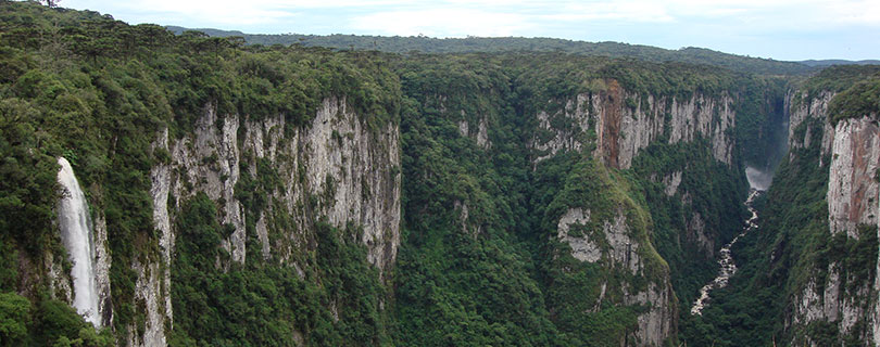 Pacote-de-Viagem-para-Rio-Grande-do-Sul-Aparados-da-Serra-Cânion-Itaimbezinho-02.jpg